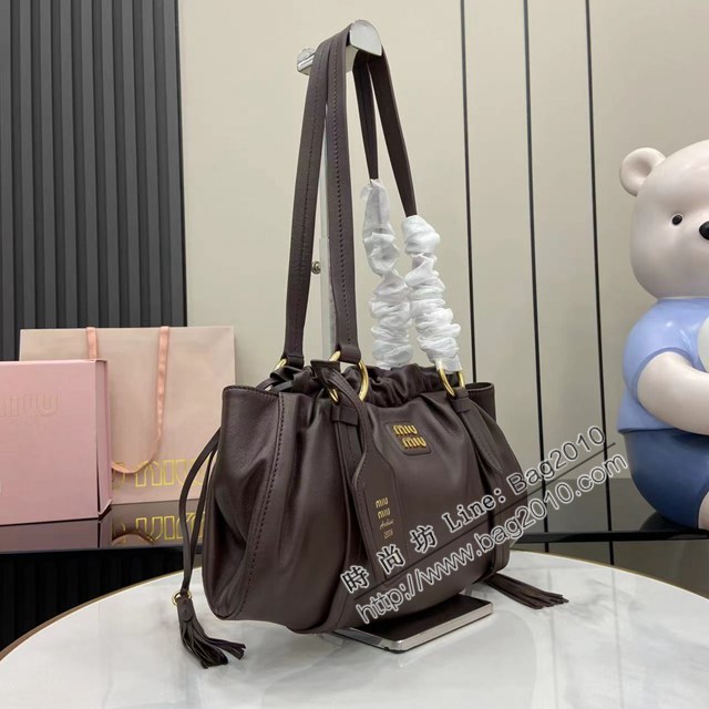 MIU MIU專櫃繆繆最新款中古腋下餃子包 jh2726型號：5BG306